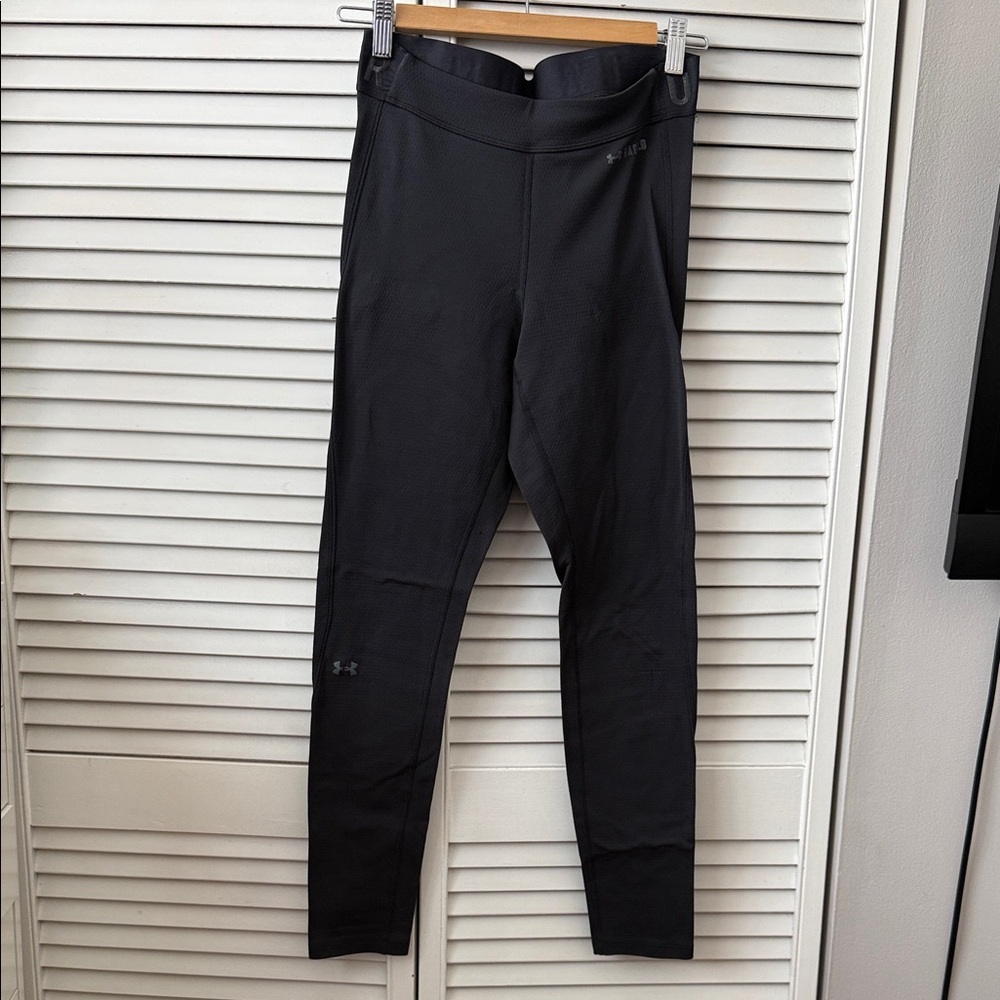 Under Armour Black base layer leggings